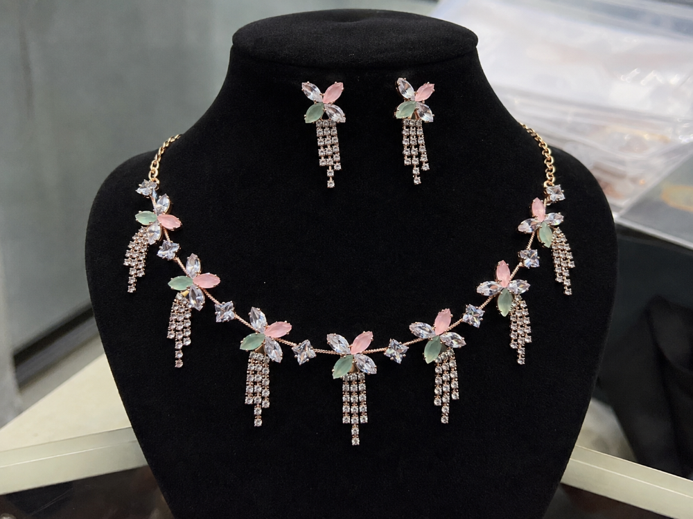 Elegant necklace and earrings
